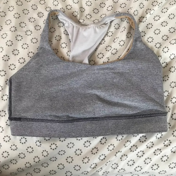 Lululemon sports bra - Picture 2 of 3